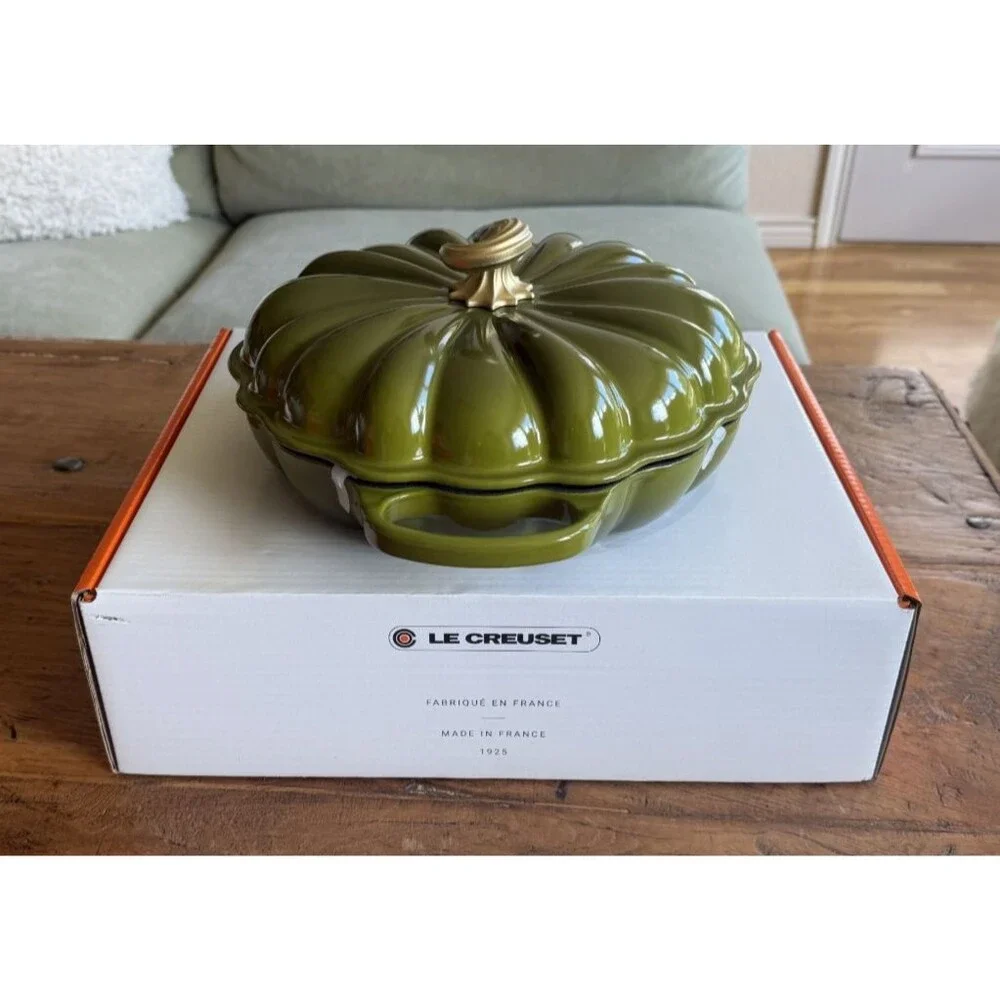 Le Creuset Pumpkin Shallow Casserole Braiser 2.75 qt 11 in Olive Green NEW